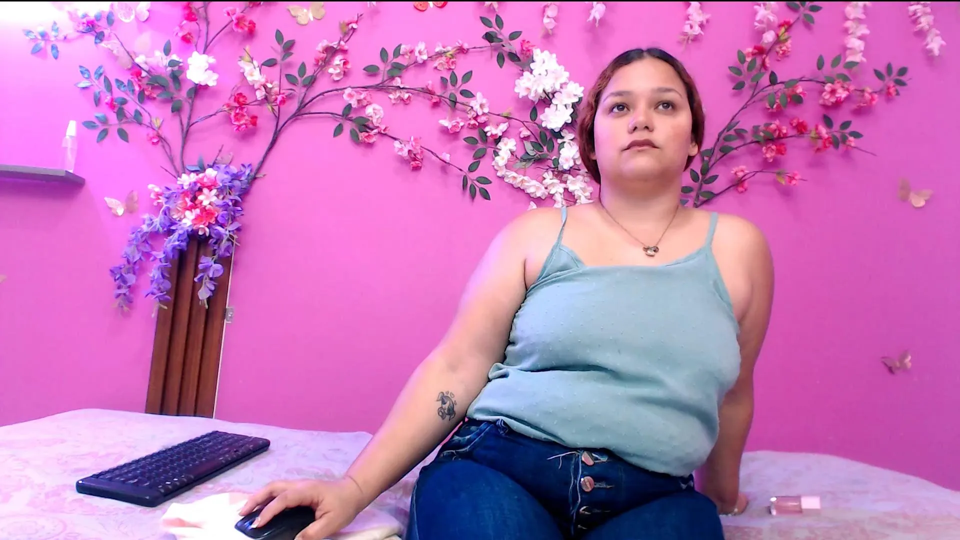 Offline analdeepaleja18 on Cam4