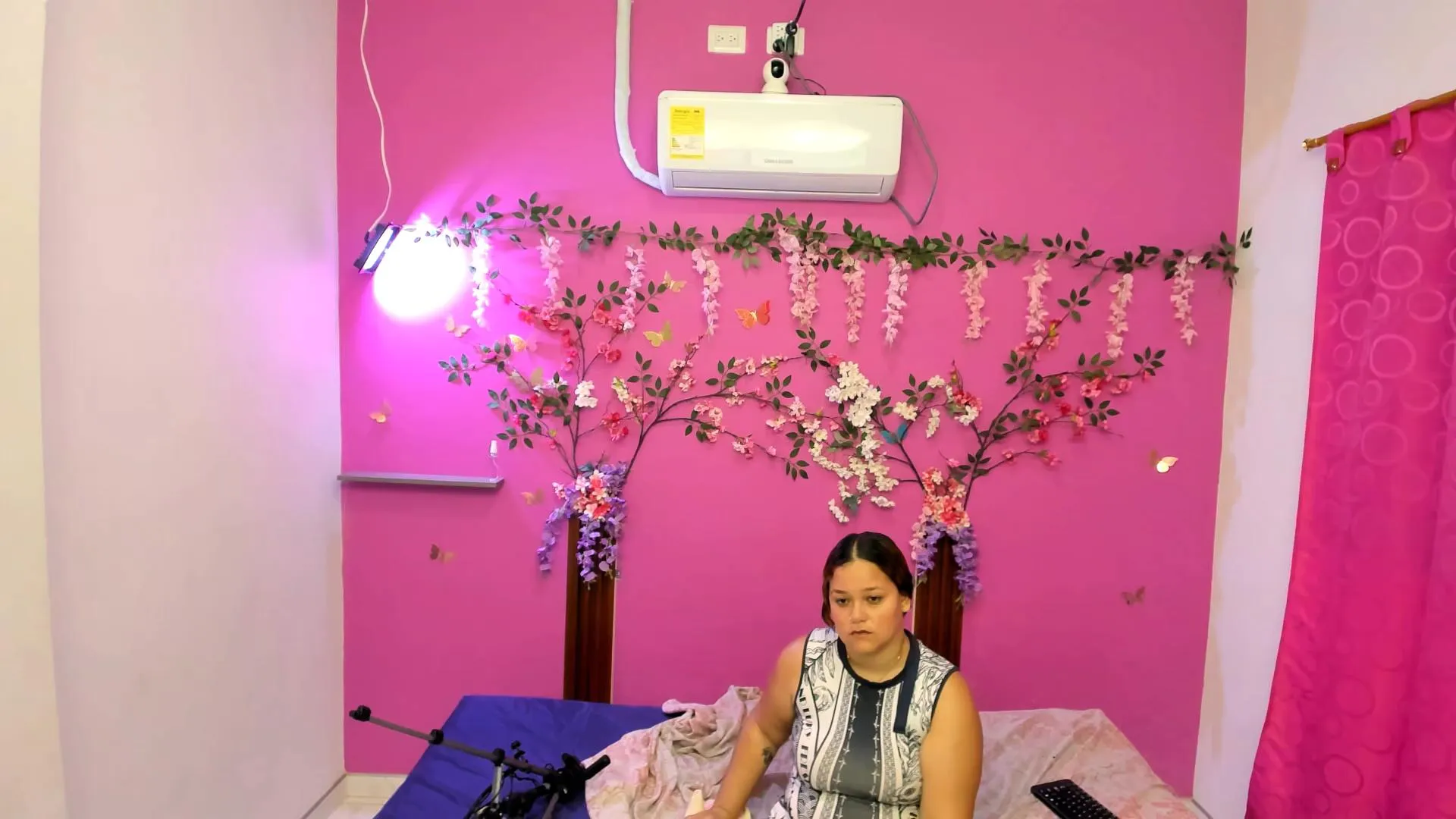 Offline analdeepaleja18 on Cam4