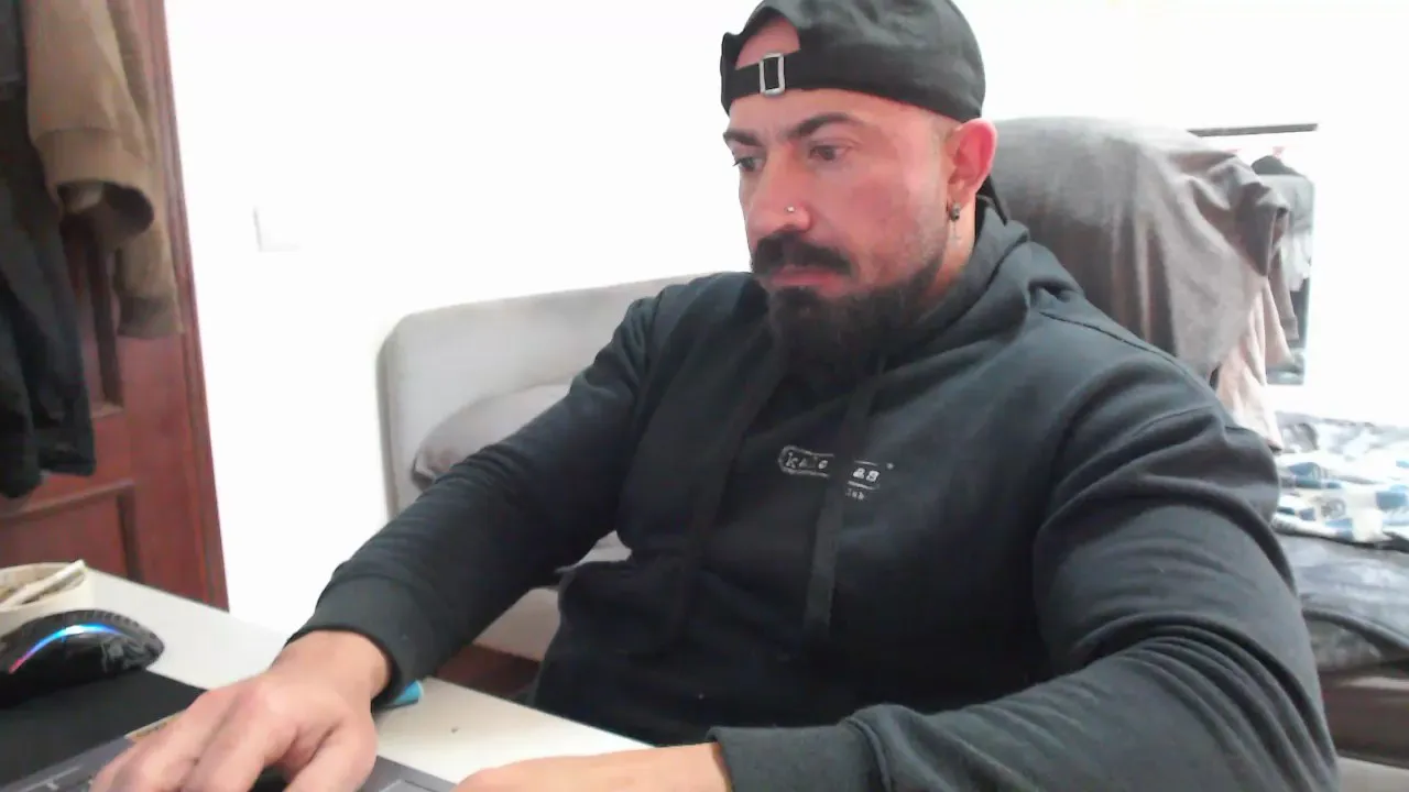 andrecampos87 on Cam4