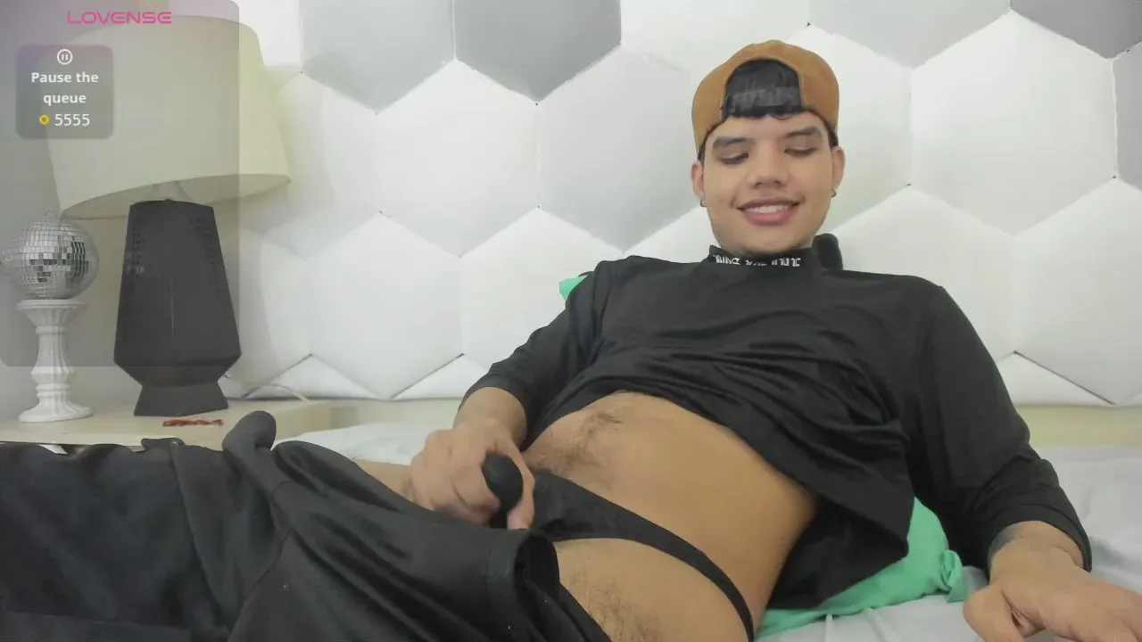 Offline Axel_Forte on Cam4