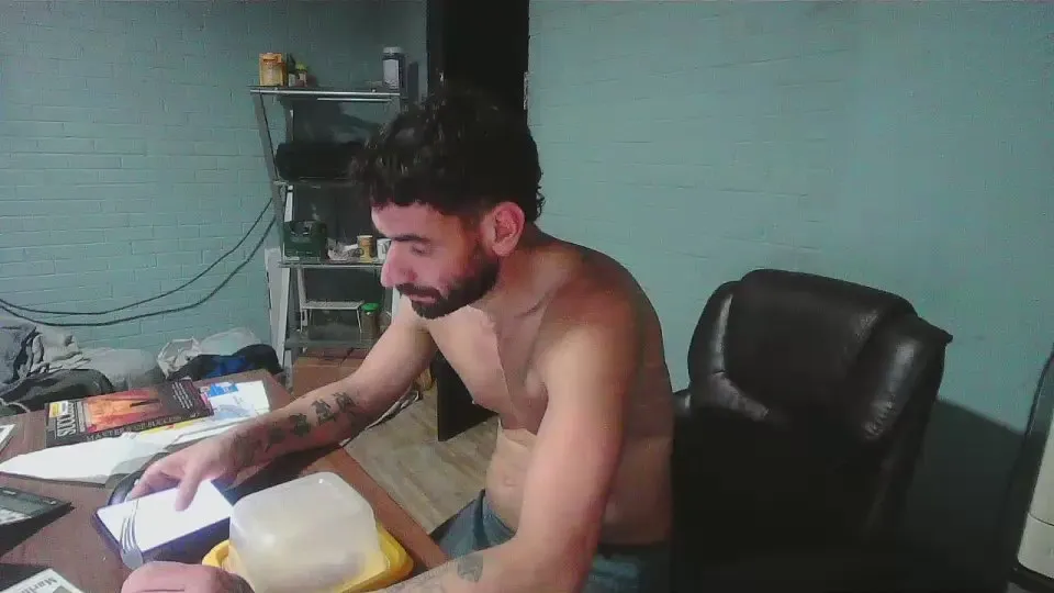 Bigtoyguy34 — Freechat on Cam4