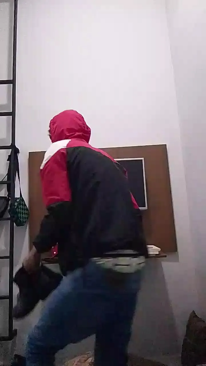 Offline Binhoboss on Cam4