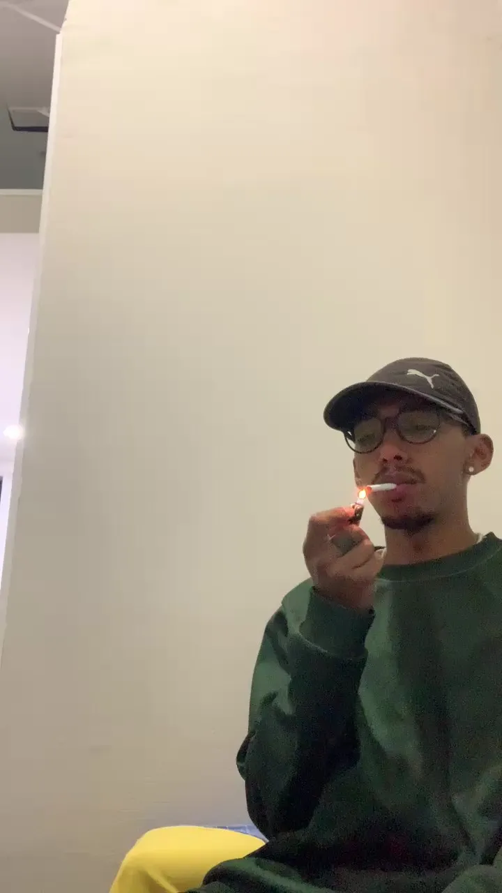 Offline Binhoboss on Cam4