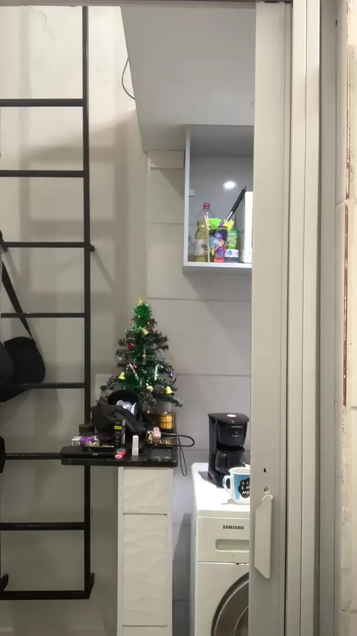 Offline Binhoboss on Cam4