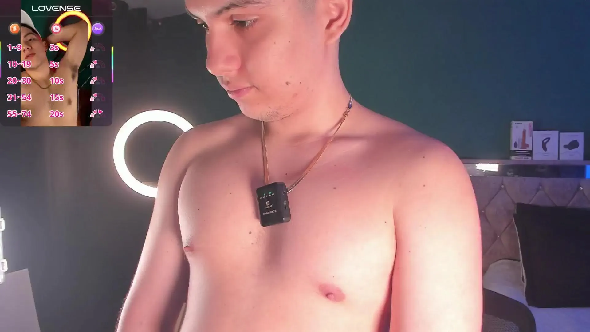 Freechat Brat__ on Cam4