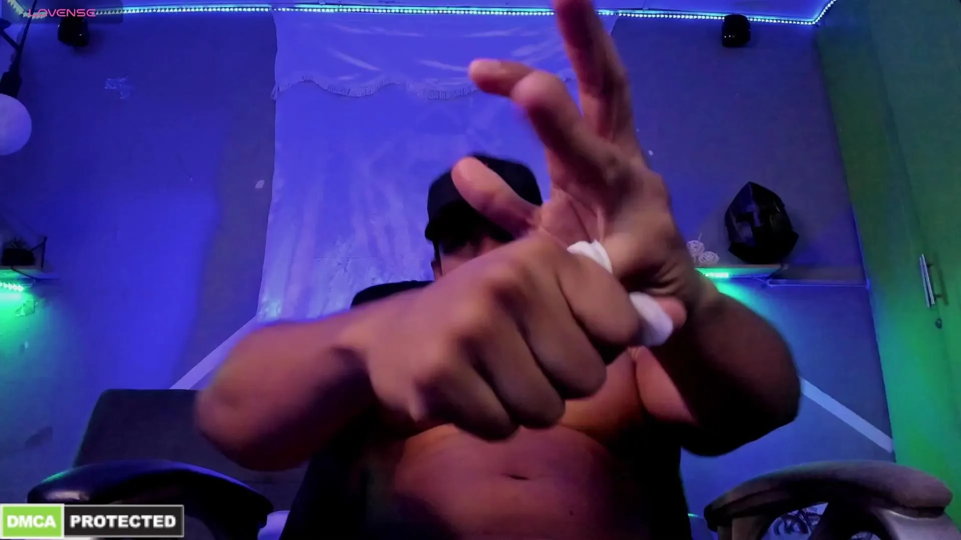 Offline Carl_Smithh on Cam4