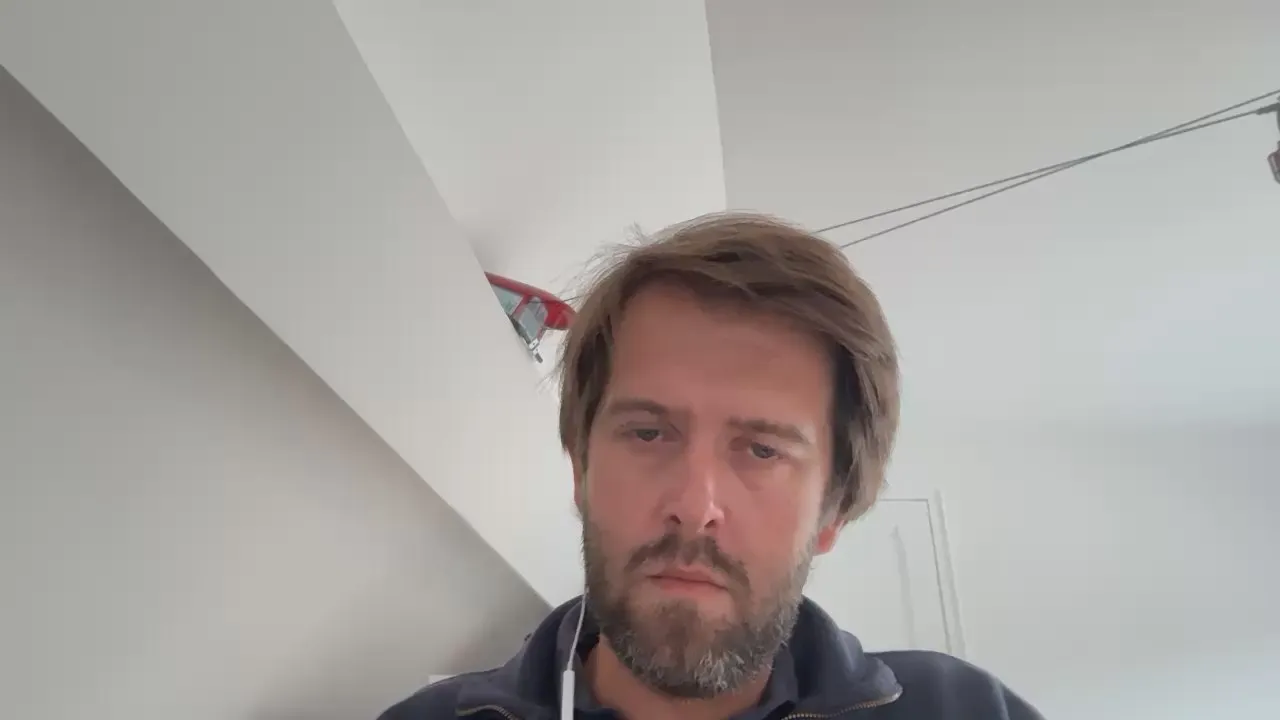 Offline charlyplc75 on Cam4