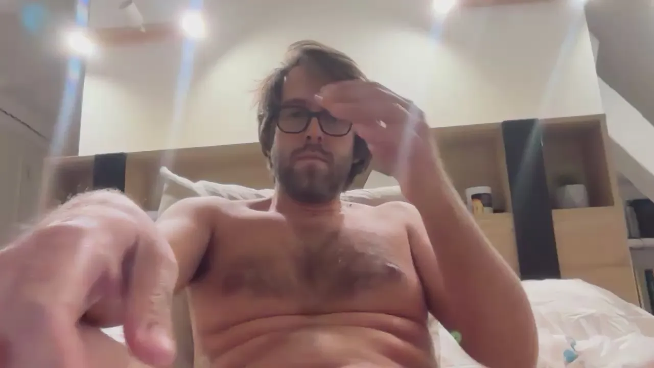 Offline charlyplc75 on Cam4