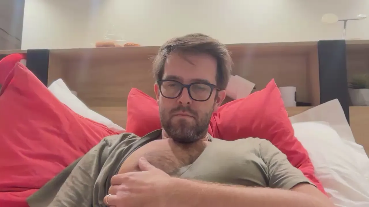 Offline charlyplc75 on Cam4