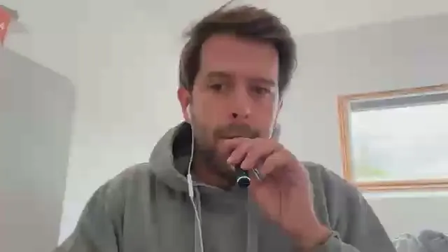 Offline charlyplc75 on Cam4