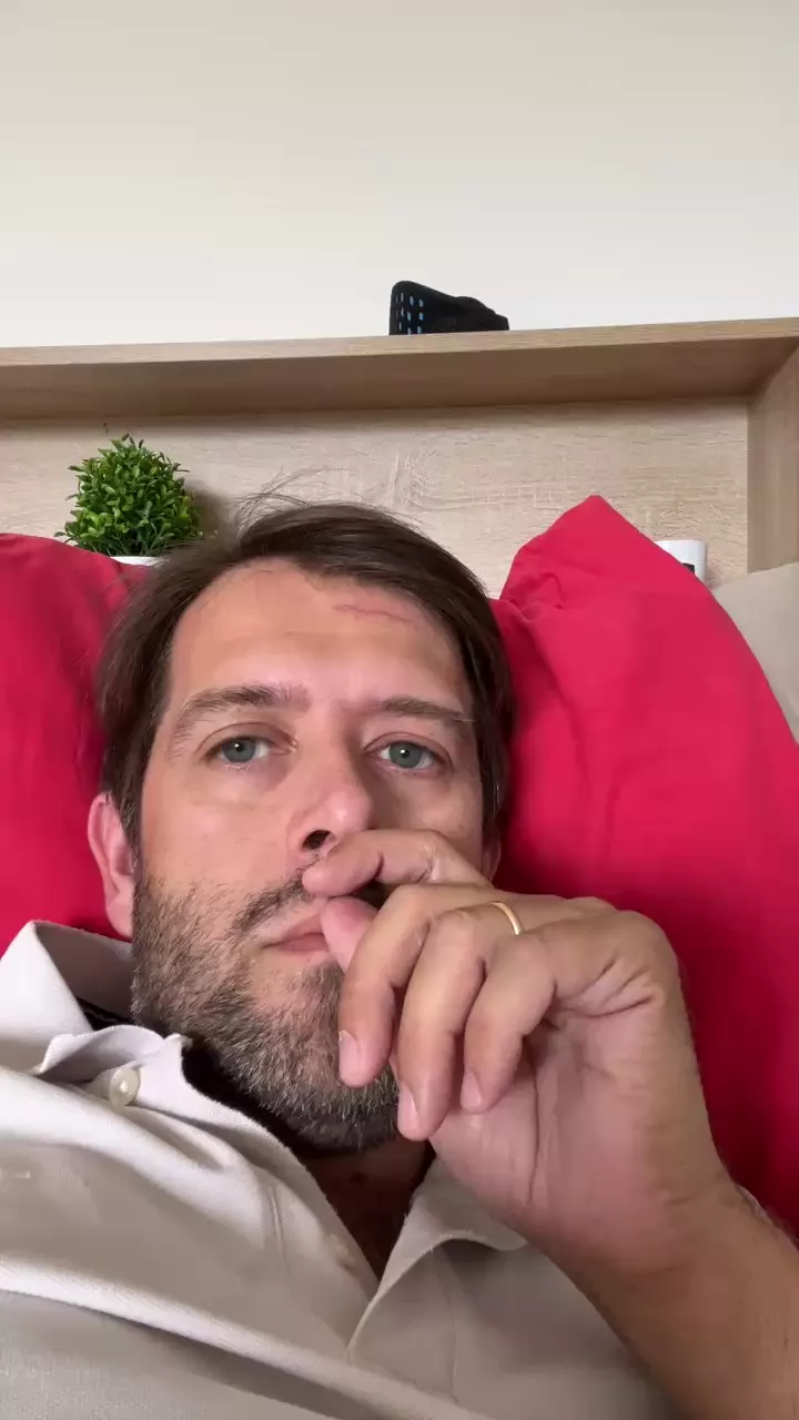 Offline charlyplc75 on Cam4