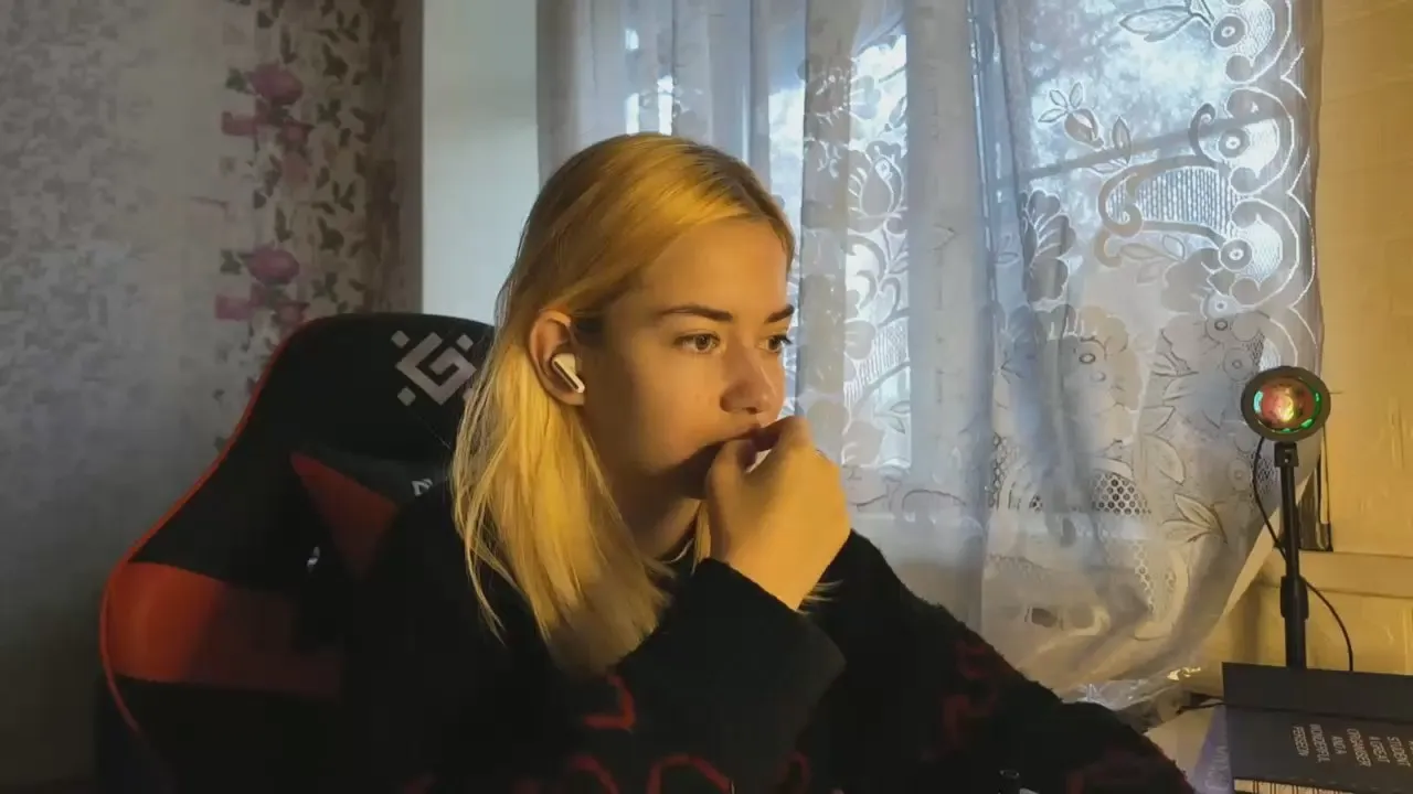 Cam4 ColeenElman is Freechat ColeenElman — #spanking #feet #femdom #schoolgirl #cute #bdsm #amateur