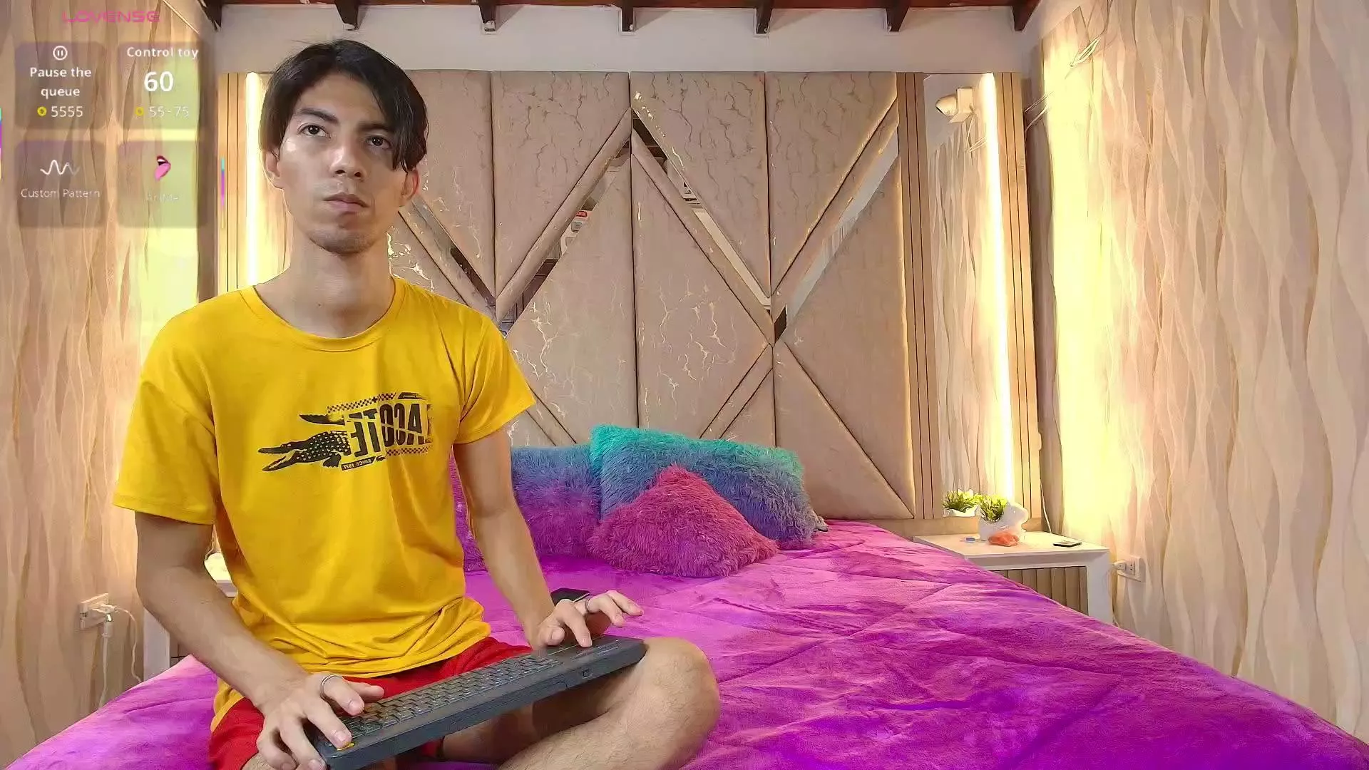 Offline Couple_hot_2025 on Cam4