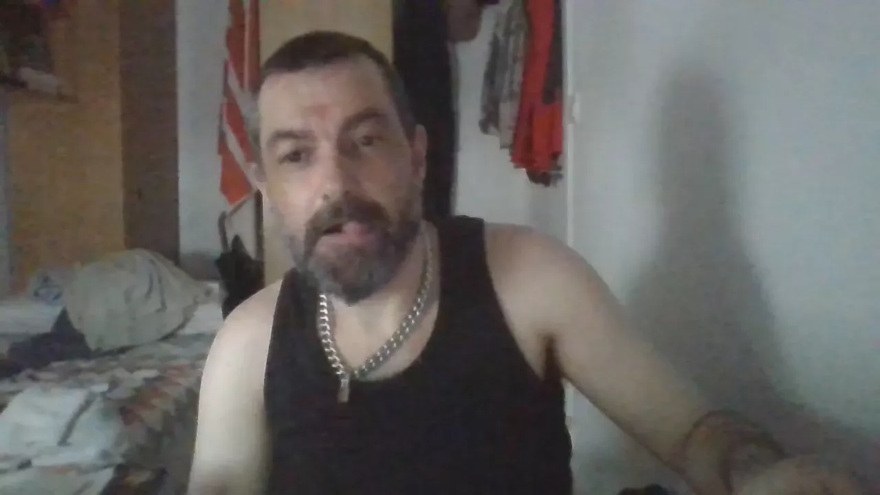 daddybearmadri5 on Cam4 