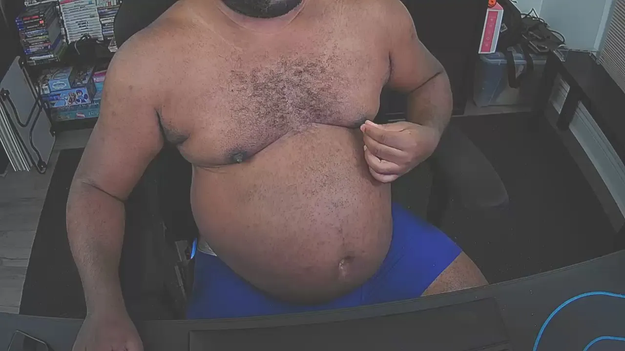 Offline daddytitpig on Cam4