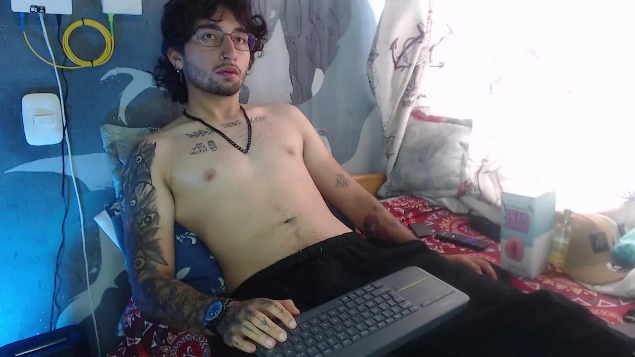 Offline dereck_dickson on Cam4