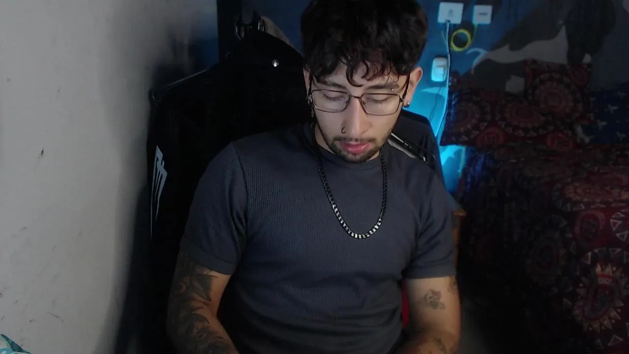 Offline dereck_dickson on Cam4