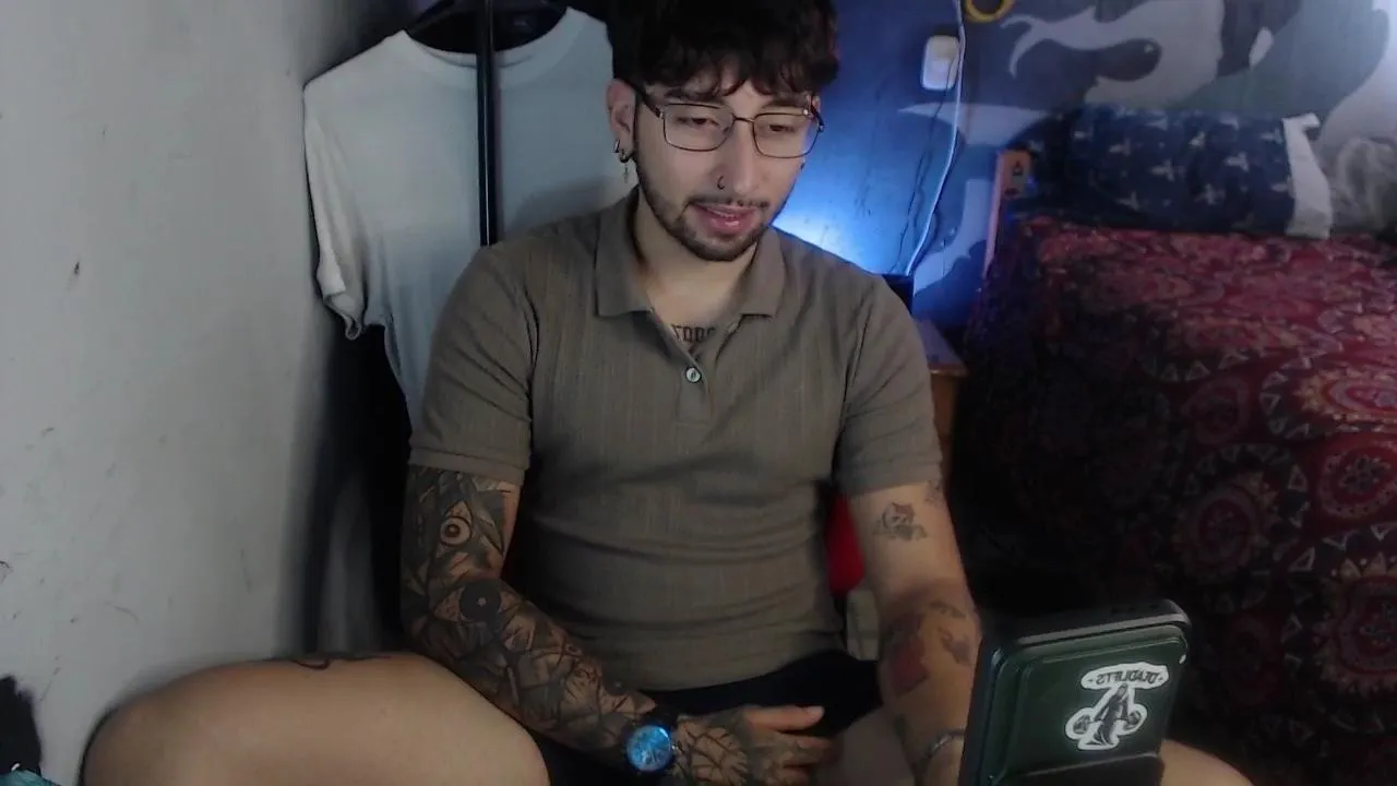 Offline dereck_dickson on Cam4