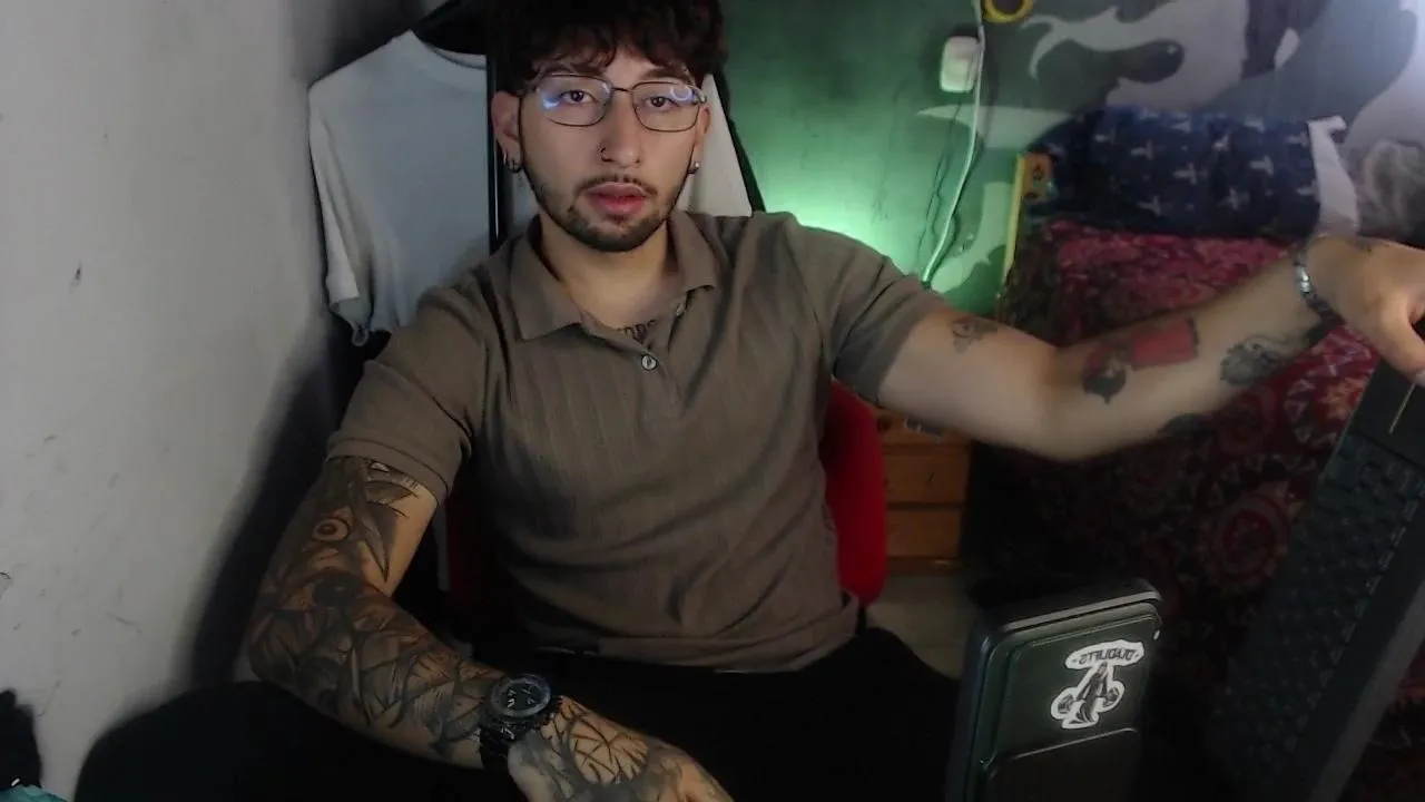 Offline dereck_dickson on Cam4