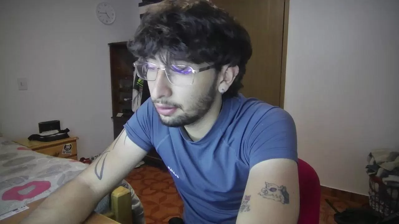 Offline dereck_dickson on Cam4