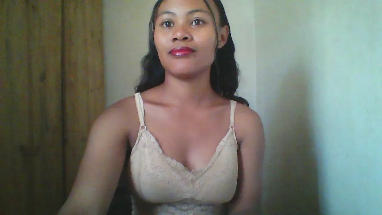 Freechat Dillianah2625 on Cam4