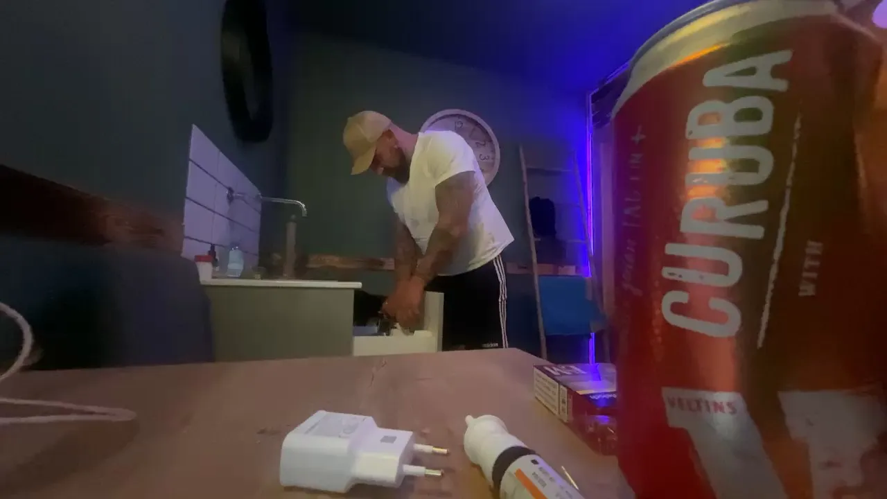 Offline Dom66666 on Cam4