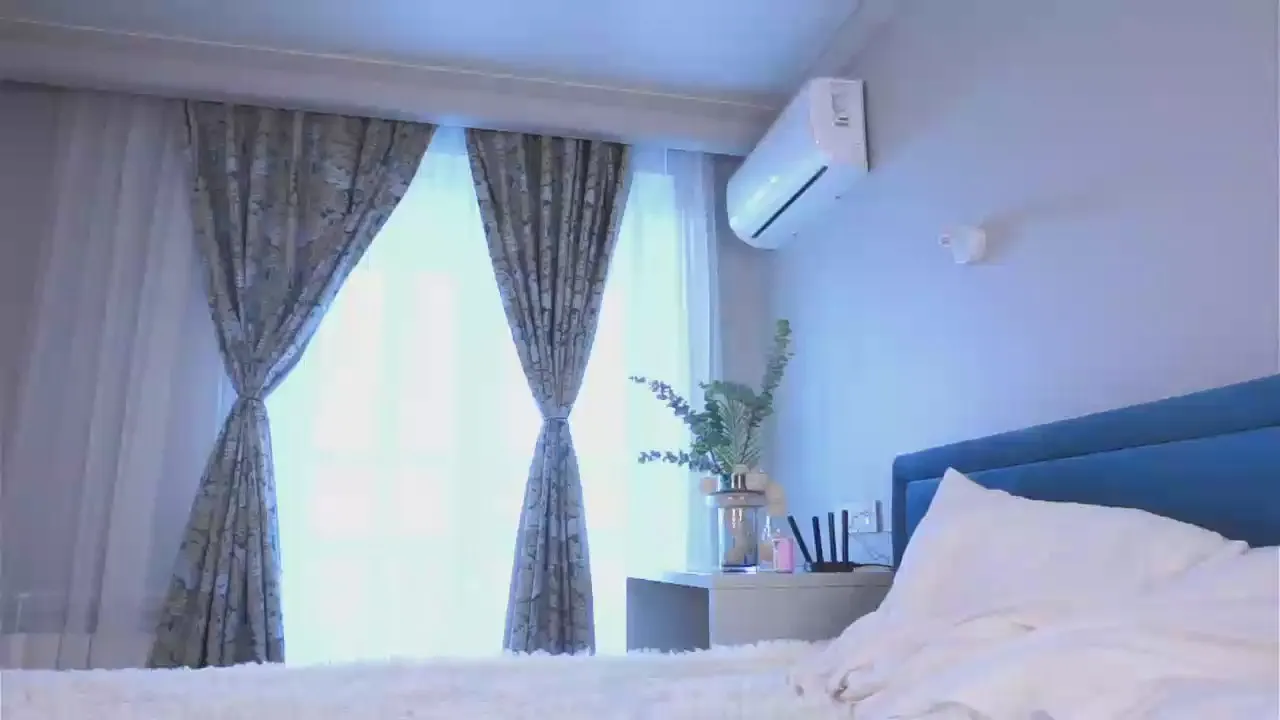 Freechat EdytDanby on Cam4