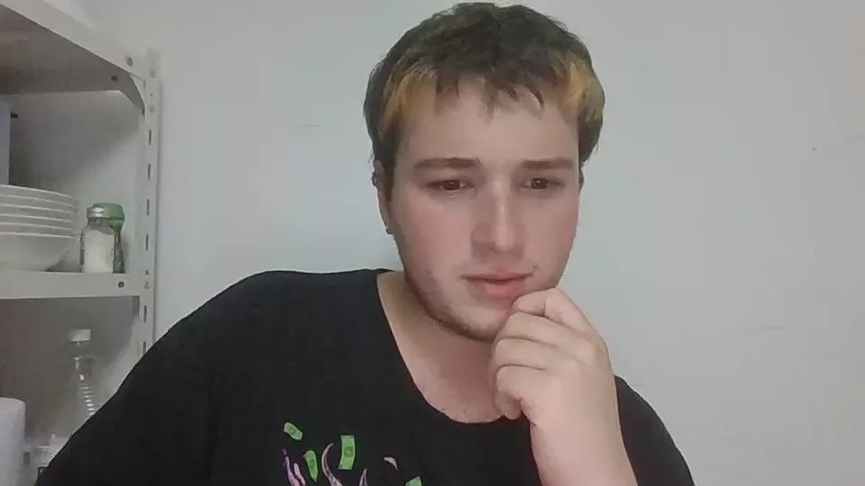 Offline elfrutass on Cam4