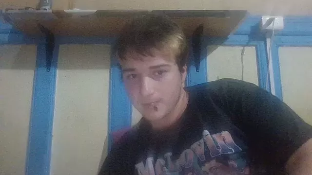 Offline elfrutass on Cam4