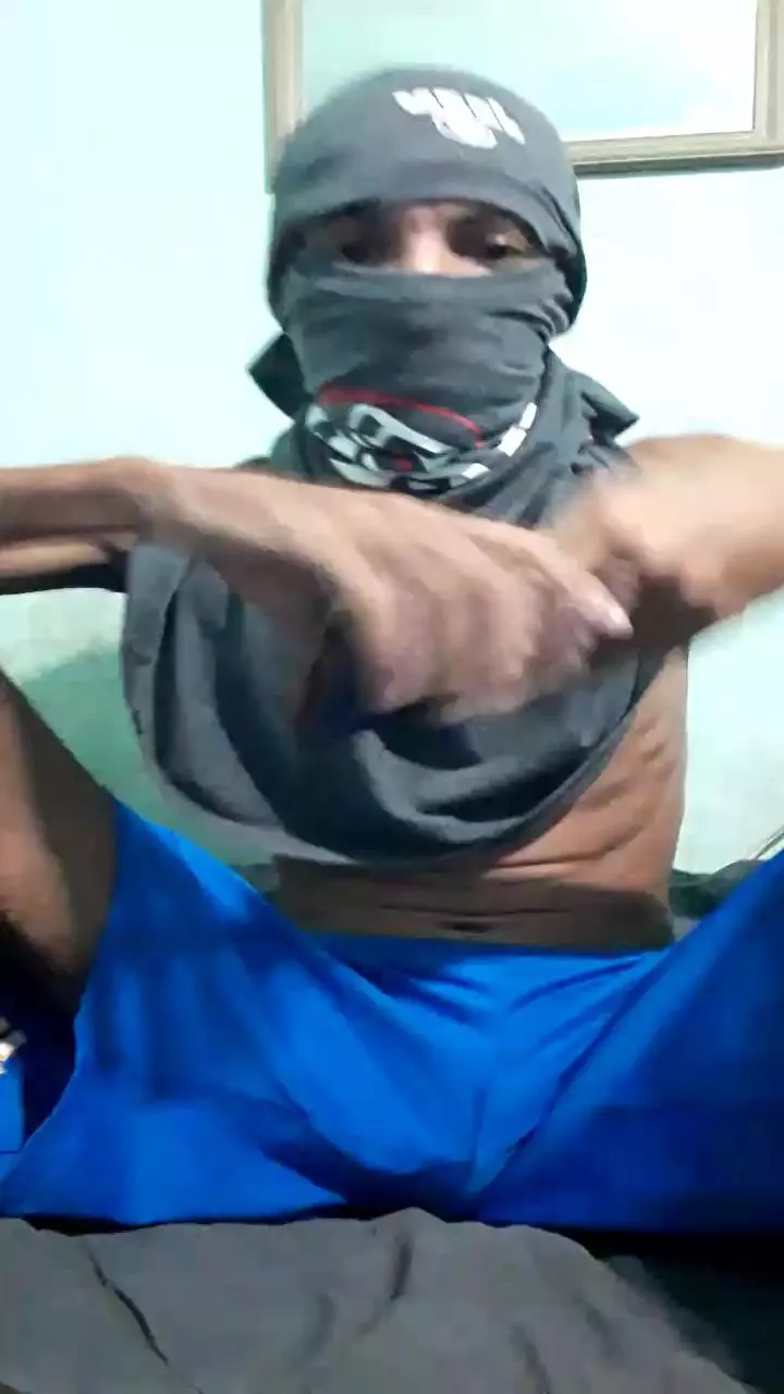 Offline encoxador19 on Cam4