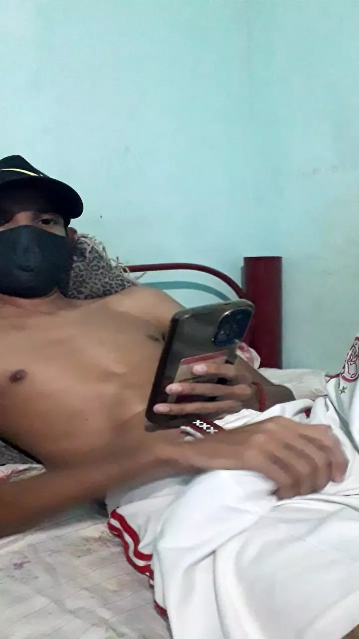 Offline encoxador19 on Cam4