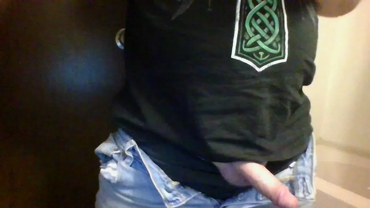 Offline Fireball_one on Cam4