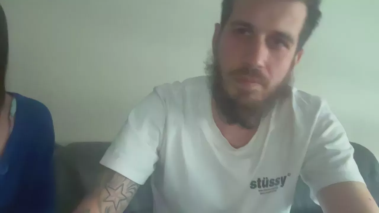 Offline FleureOuverte on Cam4