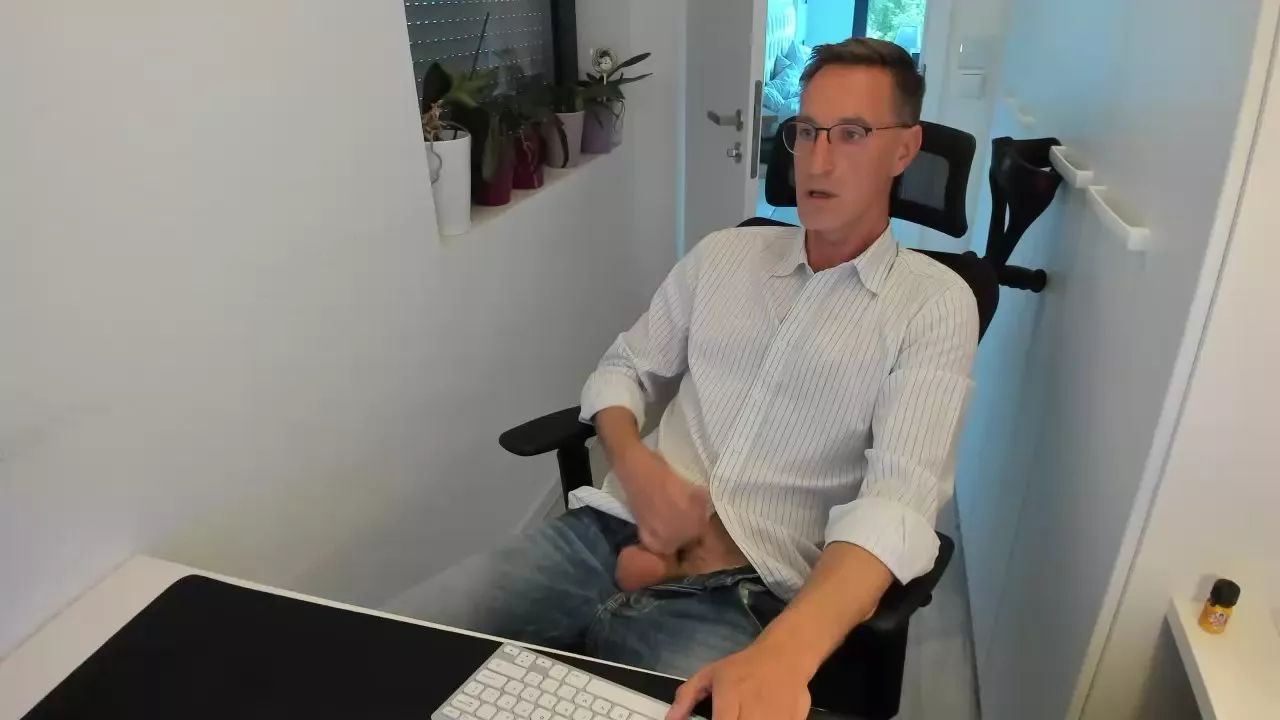 Offline ger_gayman1983 on Cam4