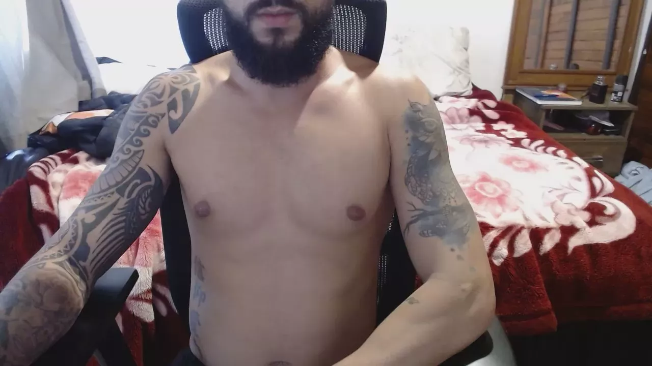 Offline ghusantos30 on Cam4