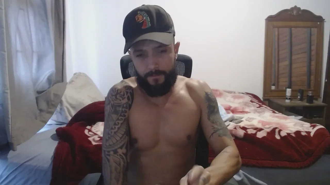 Offline ghusantos30 on Cam4