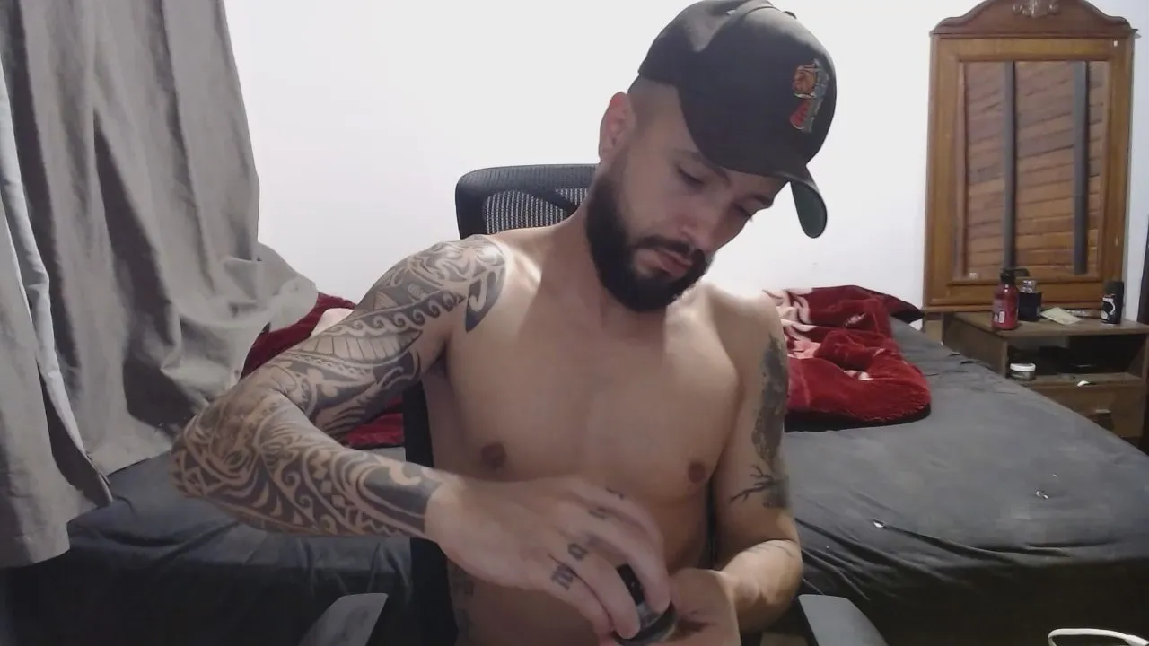 Offline ghusantos30 on Cam4