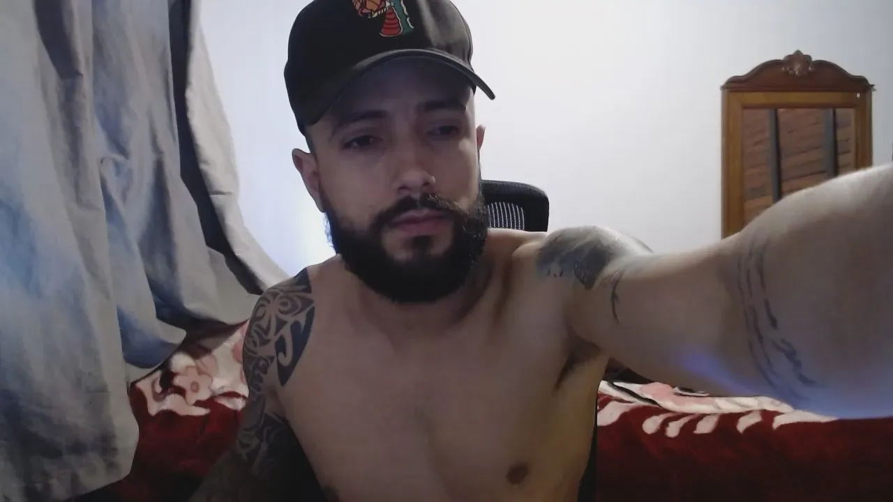 Offline ghusantos30 on Cam4