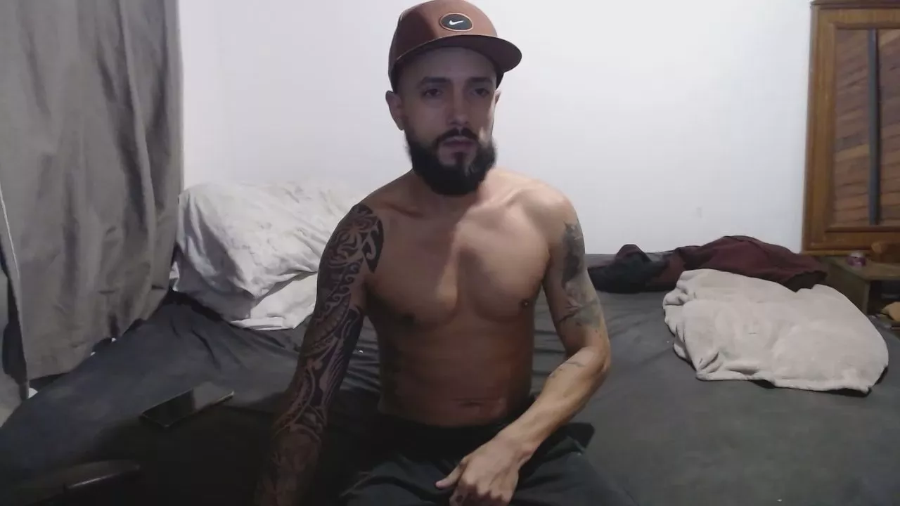 Offline ghusantos30 on Cam4