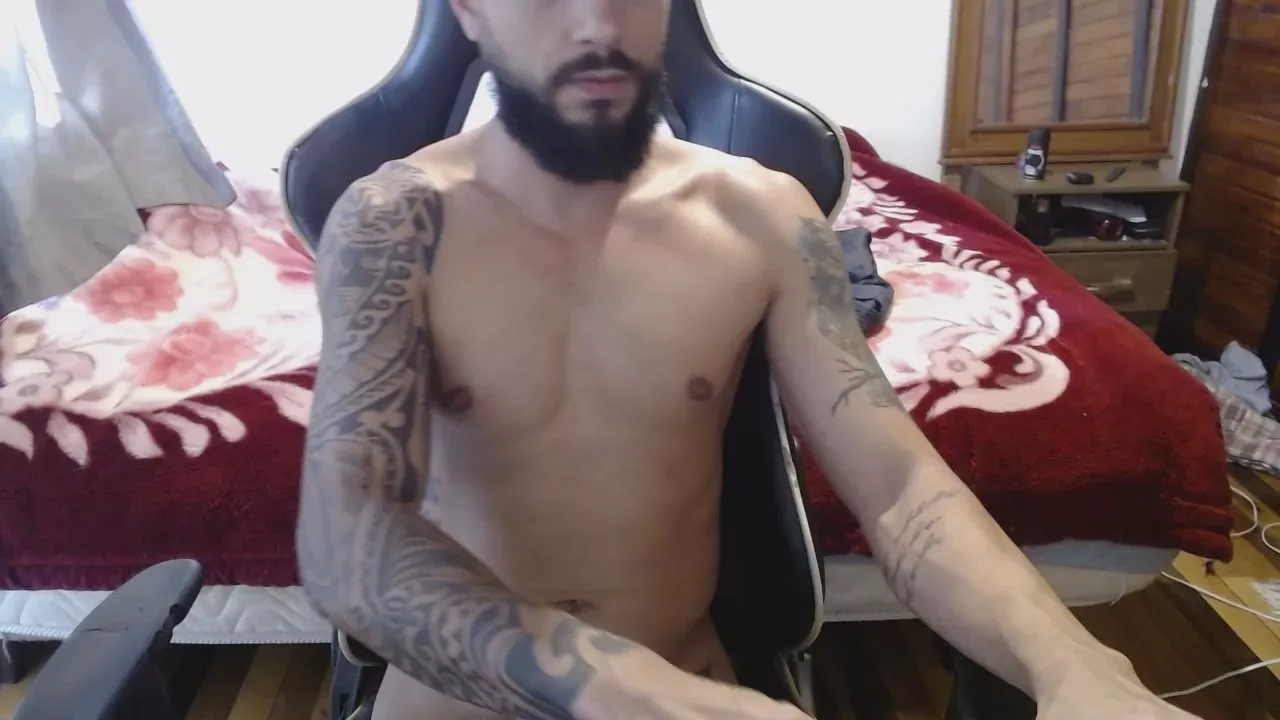 Offline ghusantos30 on Cam4