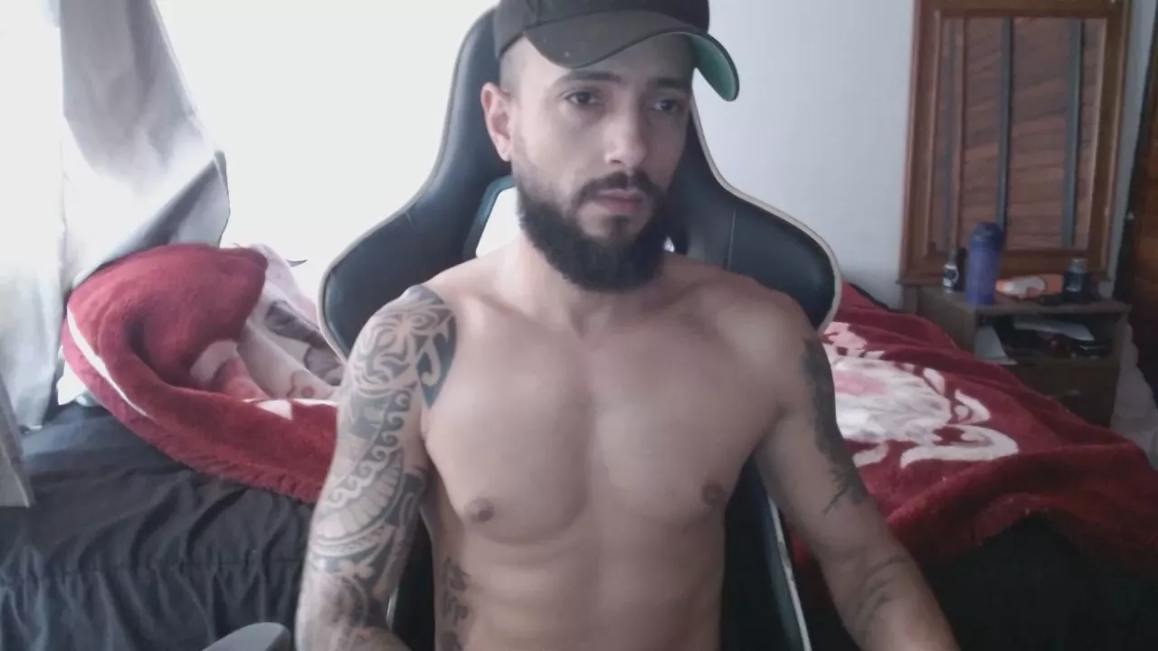 Offline ghusantos30 on Cam4