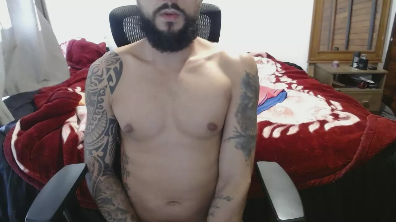Offline ghusantos30 on Cam4