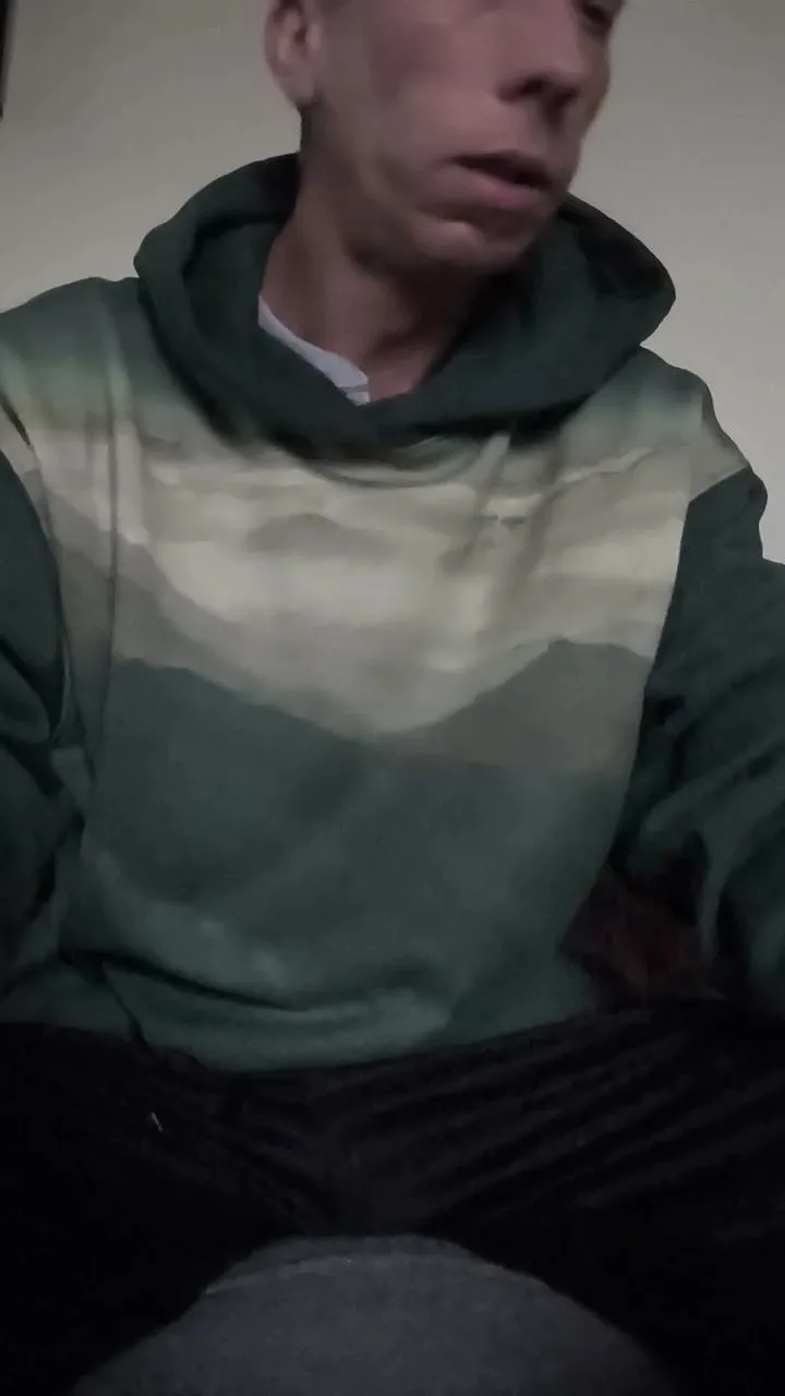 hornyhotgy071 on Cam4