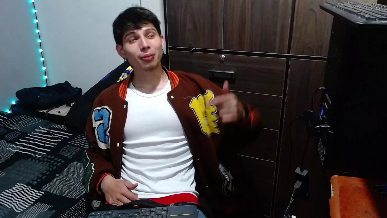 Offline Hot_Couple_21K on Cam4