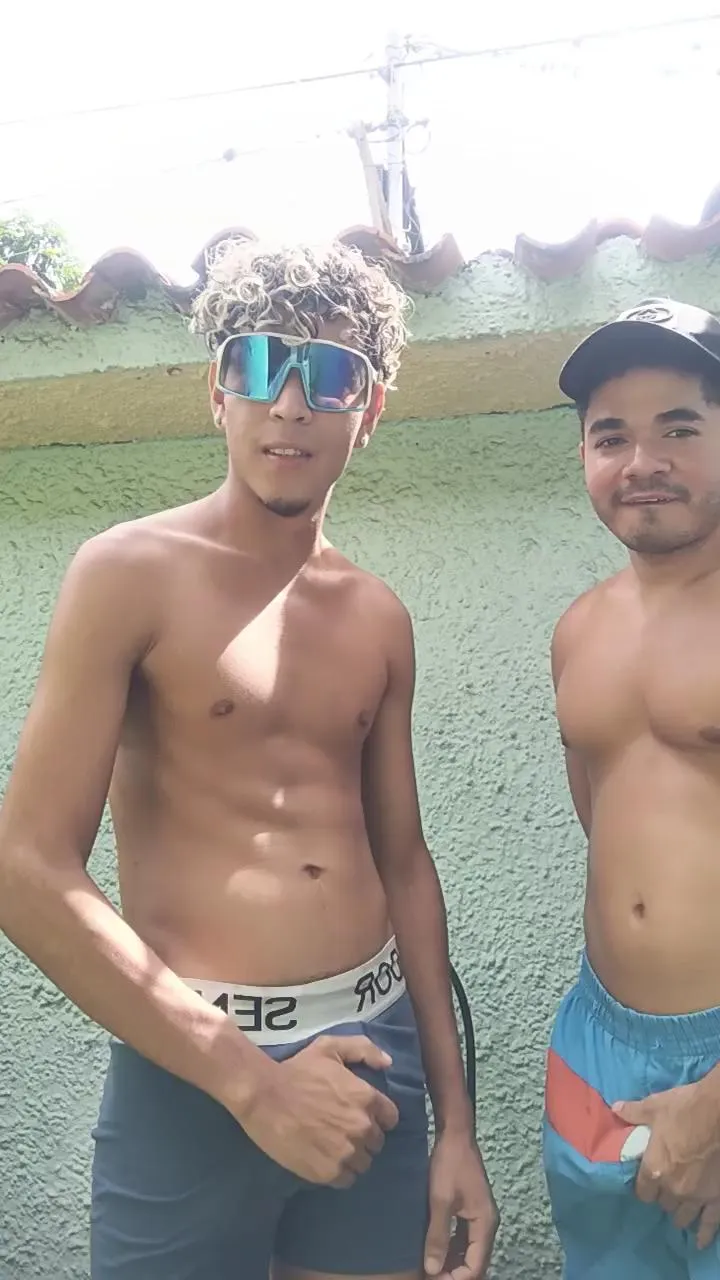 Offline hotboy1955 on Cam4