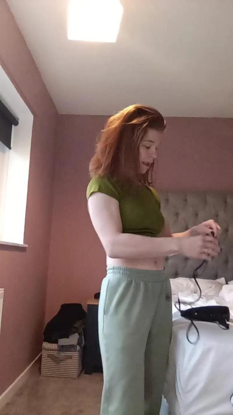 Cam4 Housewife_Kirst is Freechat Housewife_Kirst — Freechat on Cam4