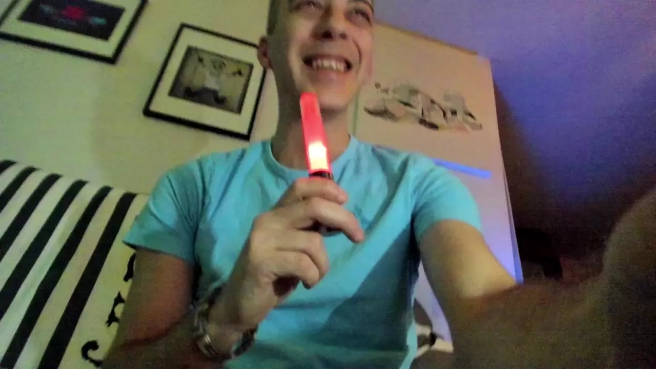 Freechat HuGo4K on Cam4