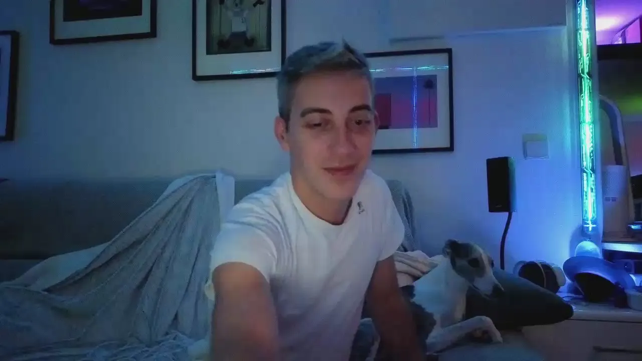 Freechat HuGo4K on Cam4