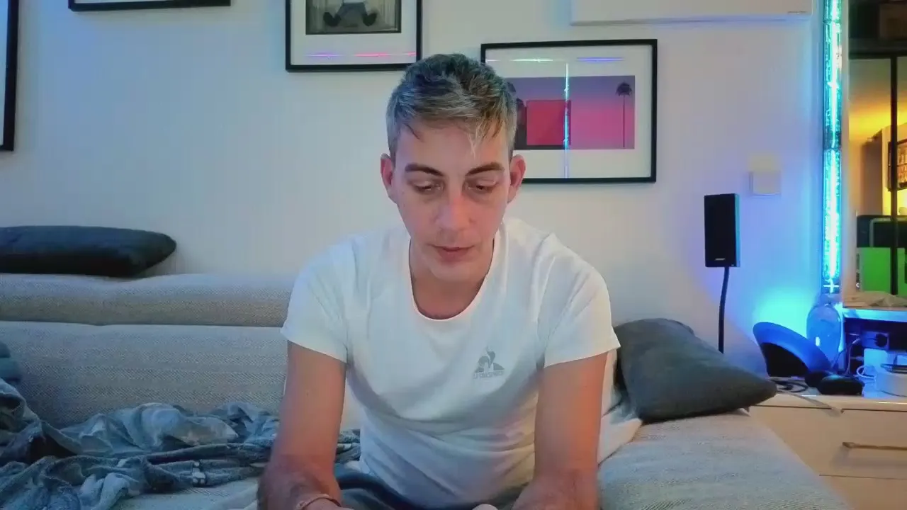 Freechat HuGo4K on Cam4