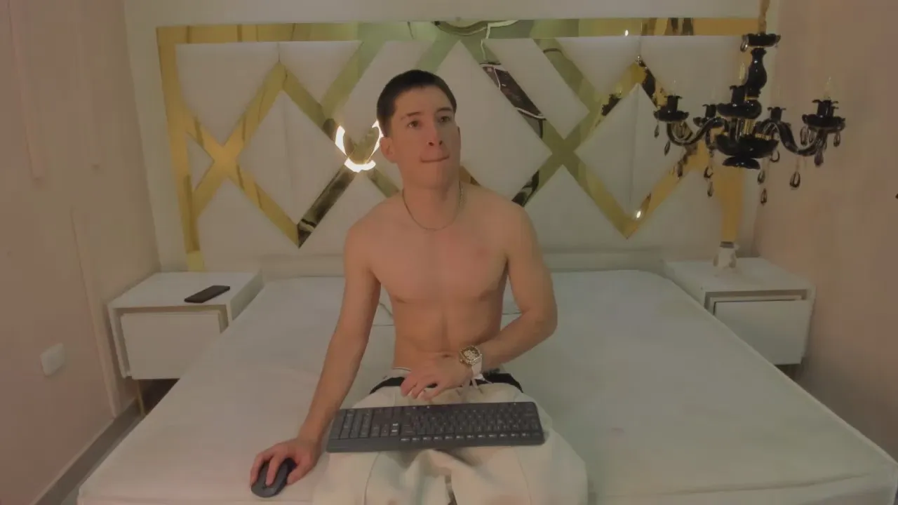 Freechat HunterHeat_ on Cam4